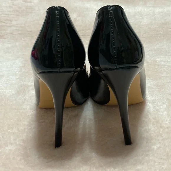 KMEIOO cheetah heels. - Picture 3 of 7